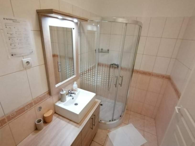 Zoeld Beka Apartmanok Koelcsey I Hajdúszoboszló Екстериор снимка